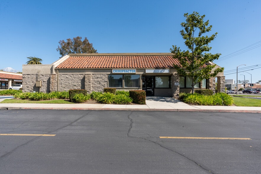 More Photos Of 305-355 E Foothill Blvd, Pomona Unknown For Lease