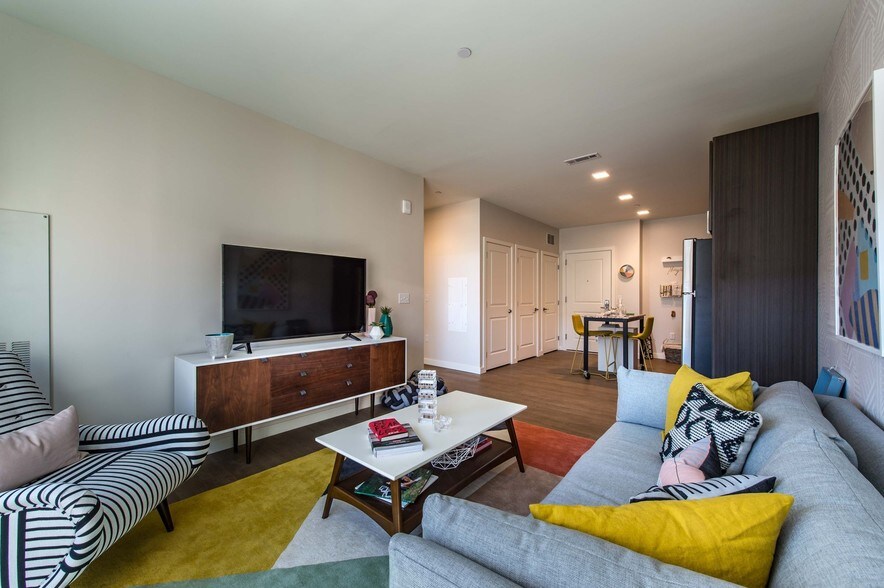 More Photos Of 190 Pleasant St, Malden Apartments For Lease