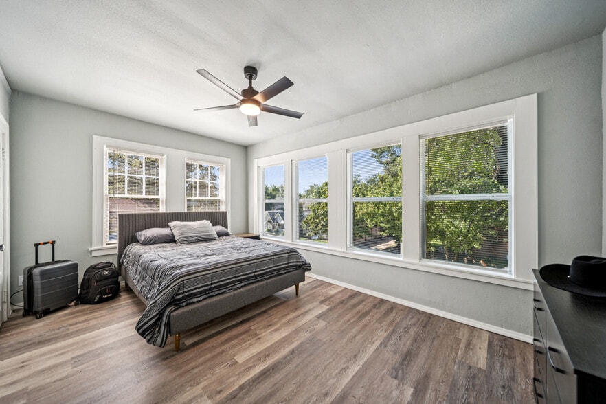 More Photos Of 1703 S Quaker Ave, Tulsa Apartments For Sale