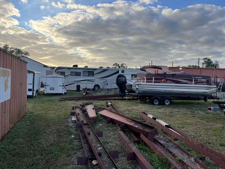 More Photos Of 5275 95th St N, Saint Petersburg Warehouse For Sale