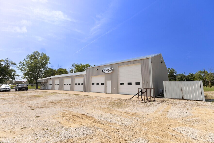 More Photos Of 959 Highway 24, Moberly General Retail For Sale