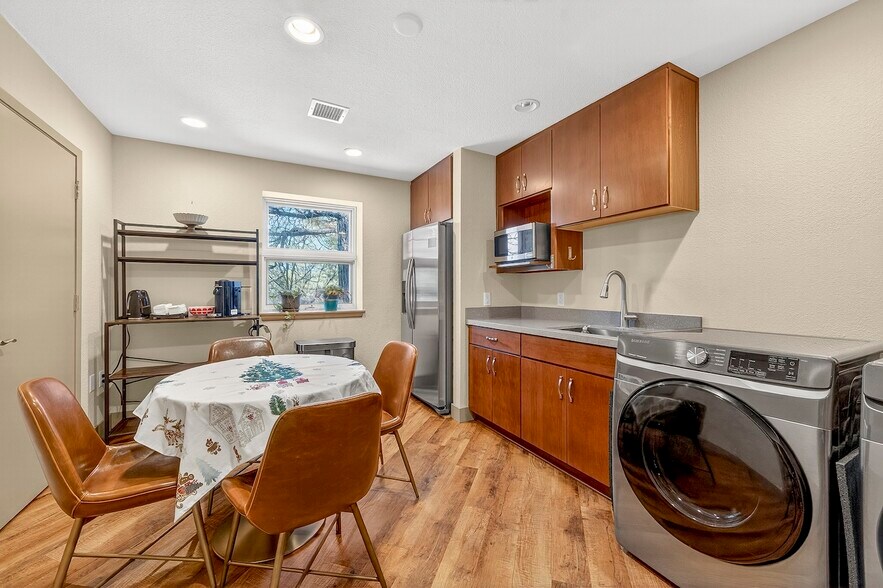More Photos Of 1300 N Rim Dr, Flagstaff Medical For Sale