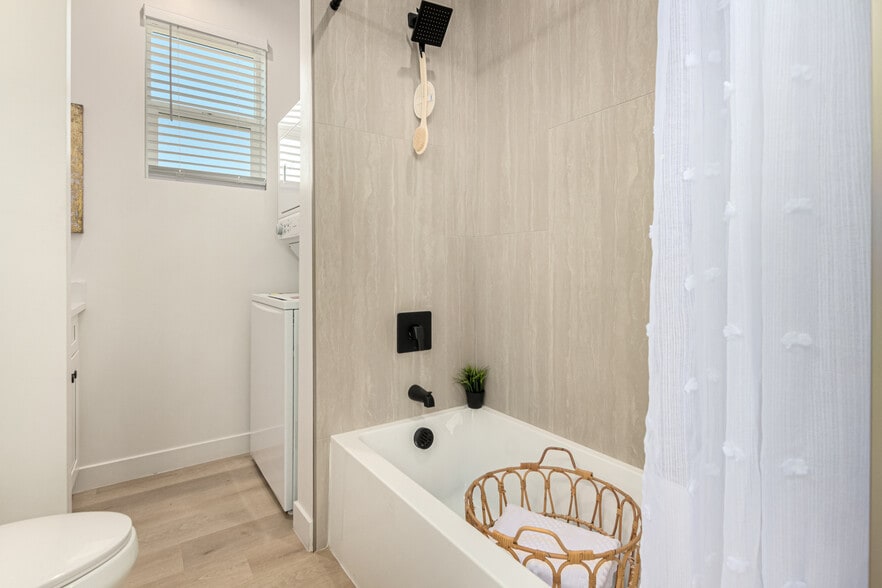 More Photos Of 1728 W Sherman St, Phoenix Multifamily For Sale