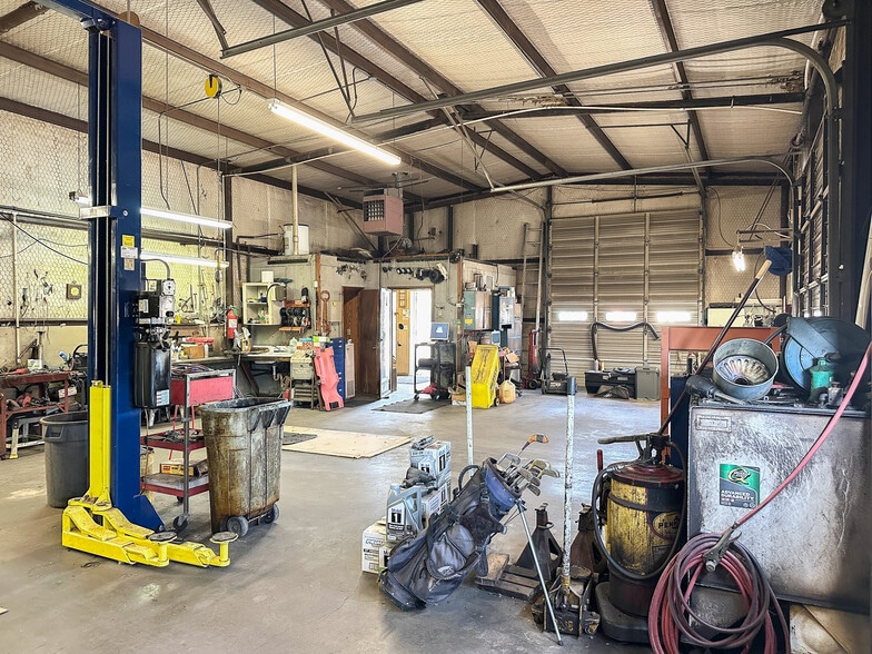 More Photos Of 2609 10th St, Wichita Falls Light Manufacturing For Sale