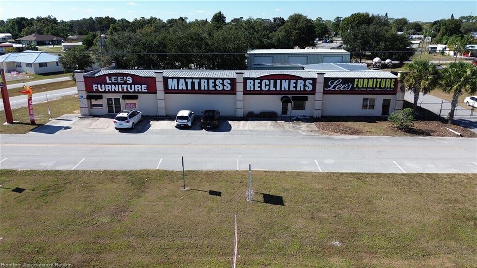 More Photos Of 32379 Broadway St, Sebring Storefront For Sale