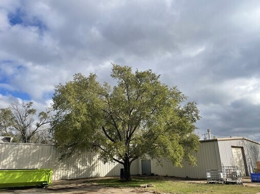 More Photos Of 200 N Millwood St, Wichita Warehouse For Sale