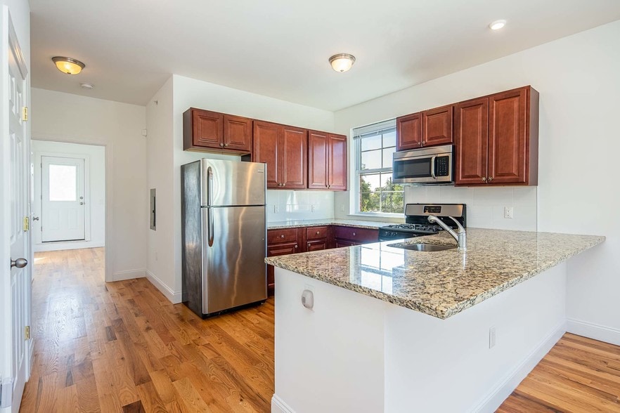 More Photos Of 1609-1611 Springfield Ave, Maplewood Apartments For Lease