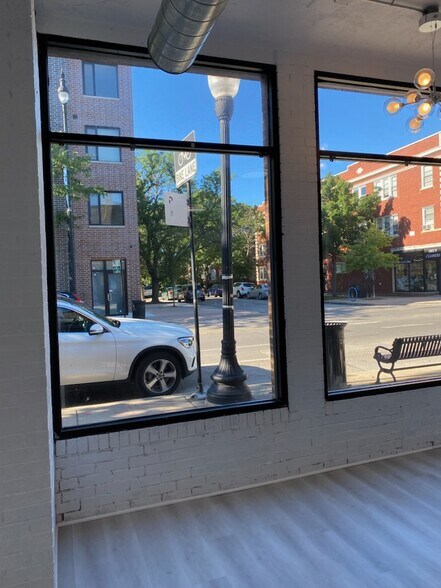 More Photos Of 1333-1343 W Devon Ave, Chicago Storefront Retail Office For Lease