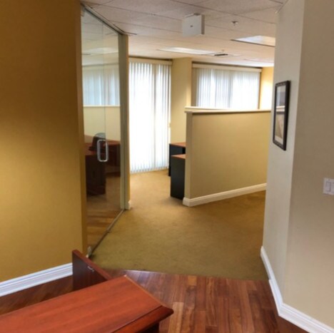 More Photos Of 511 Torrance Blvd, Redondo Beach Office For Lease
