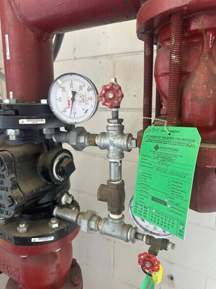 More Photos Of 4913 W Laurel St, Tampa Light Distribution For Lease