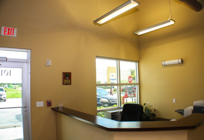 More Photos Of 10388 State Road 84, Davie Warehouse For Lease