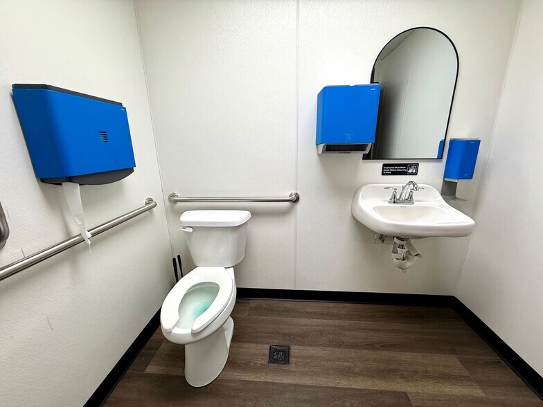 More Photos Of 105 S Water St, Nixa Restaurant For Sale