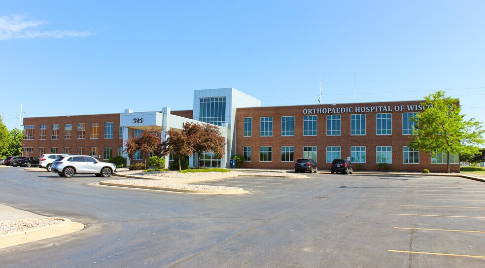Primary Photo Of 525 W River Woods Pkwy, Glendale Medical For Lease