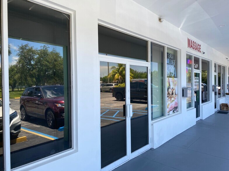 More Photos Of 7601-7625 Davie Road Ext, Hollywood Unknown For Lease