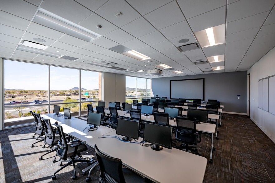 More Photos Of 23800 N Farmers Way, Phoenix Office For Lease