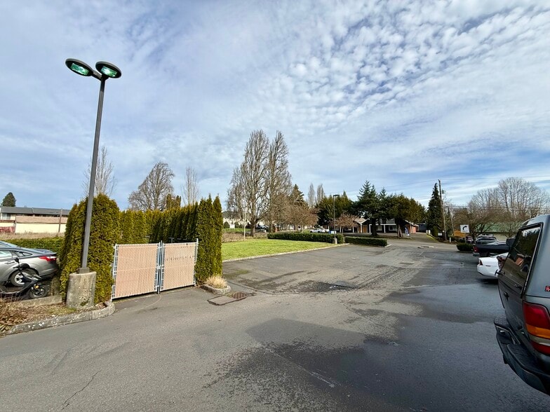 More Photos Of 8014 NE 13th Ave, Vancouver Freestanding For Sale