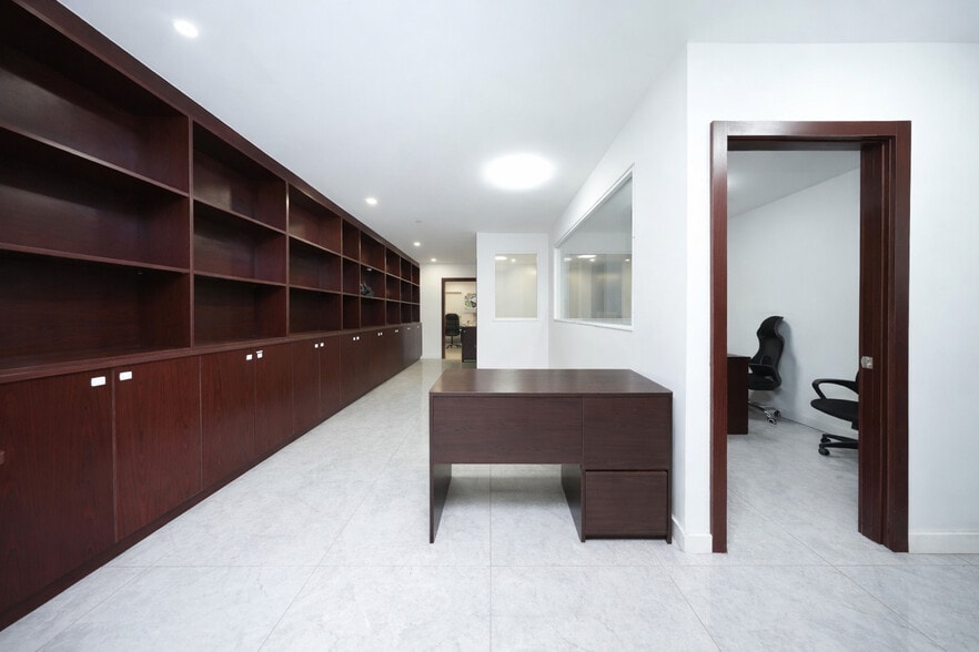More Photos Of 5811 6th Ave, Brooklyn Office For Sale