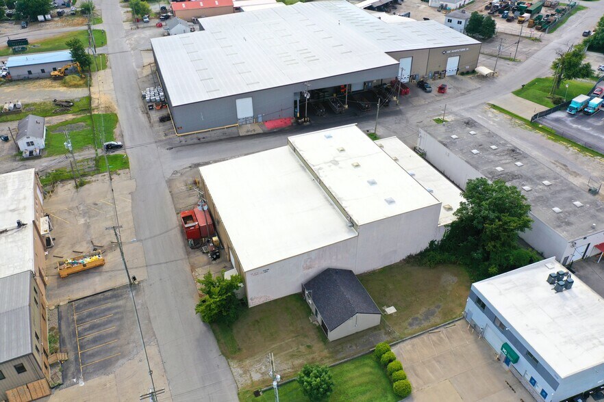 More Photos Of 4504 Illinois Ave, Louisville Warehouse For Sale