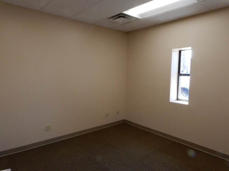 More Photos Of 1424 Ohio Ave, Dunbar Light Distribution For Sale