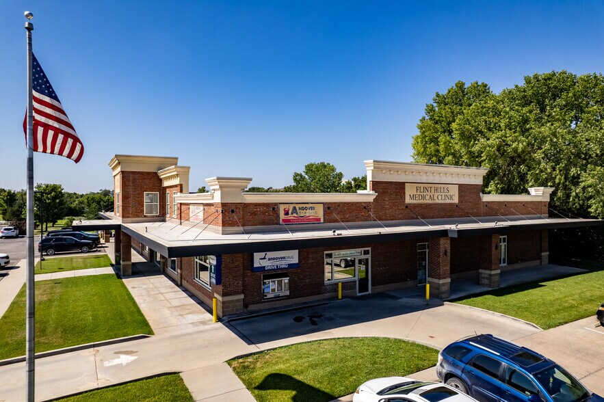 More Photos Of 307 W US Highway 54, Andover General Retail For Sale