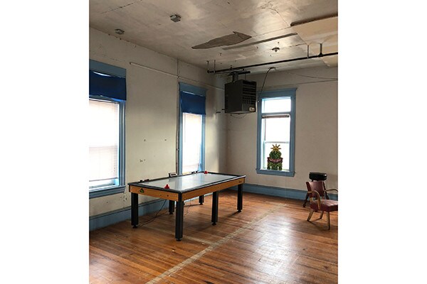 More Photos Of 188 Main St, Burlington Restaurant For Lease