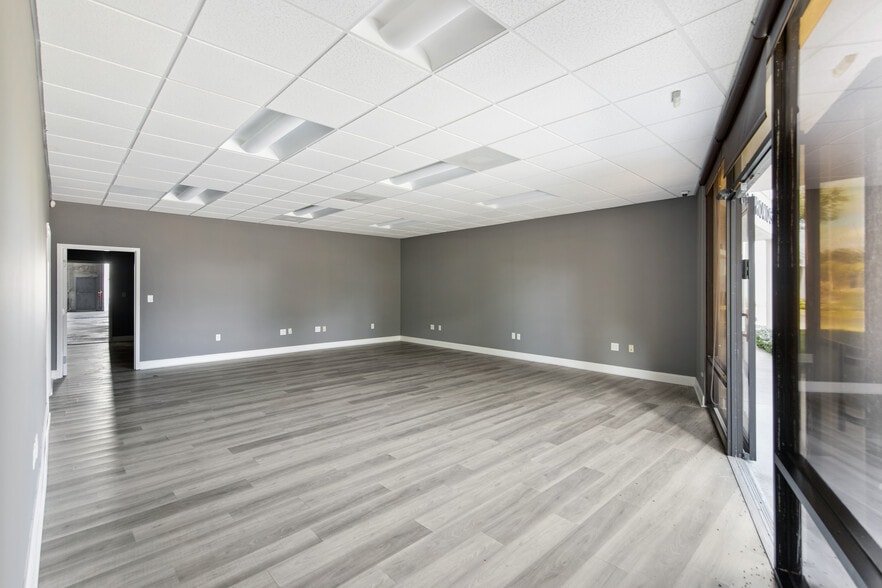 More Photos Of 6451 E Rogers Cir, Boca Raton Light Manufacturing For Lease