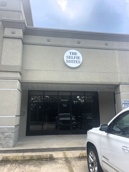 More Photos Of 13510-13520 Perkins Rd, Baton Rouge Storefront Retail Office For Lease