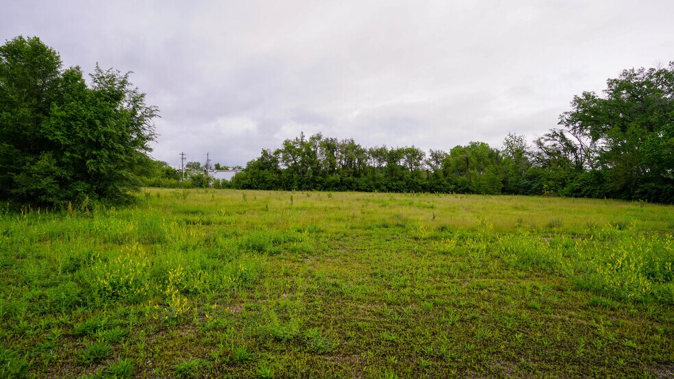 More Photos Of 110 NE Us-24 Hwy, Topeka Land For Sale