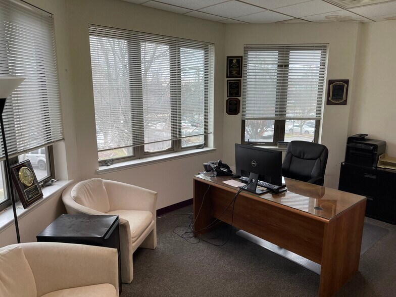 More Photos Of 3405-3407 Olandwood Ct, Olney Office For Sale