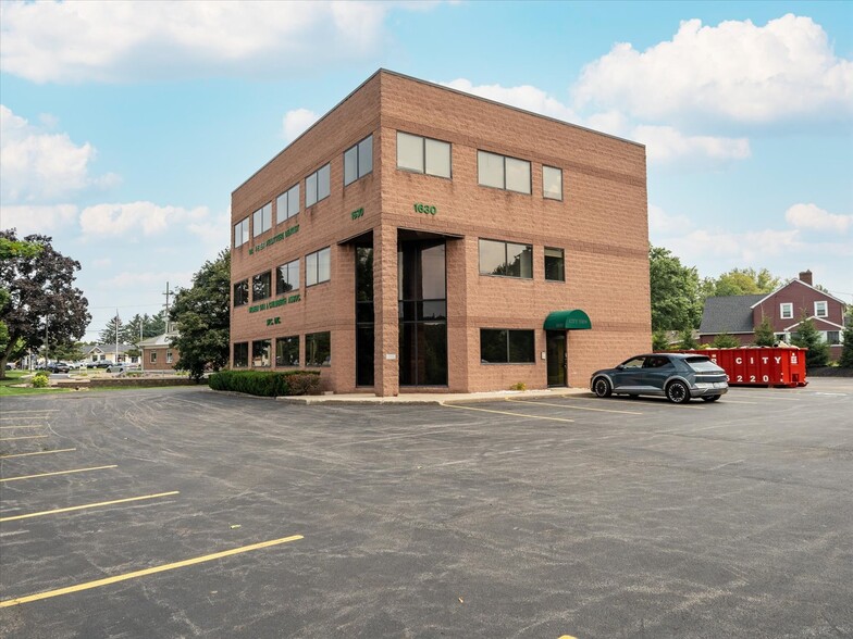 Primary Photo Of 1630 Empire Blvd, Webster Medical For Lease