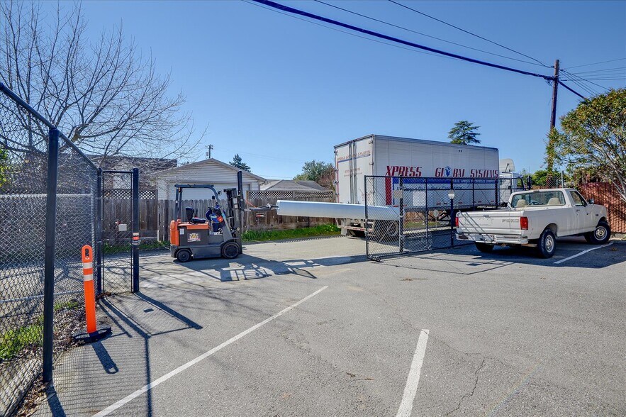 More Photos Of 950 E El Camino Real, Sunnyvale Freestanding For Lease