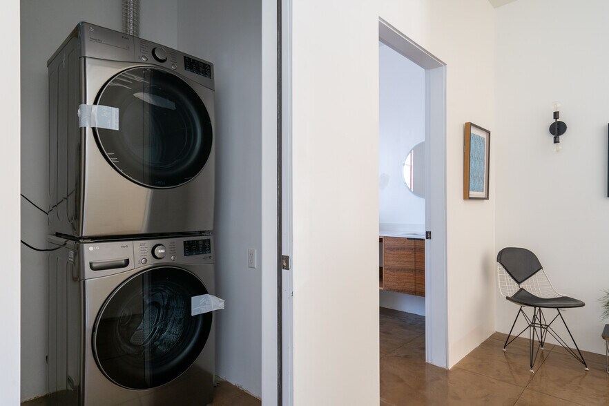 More Photos Of 310 Johnson St, Santa Fe Specialty For Sale