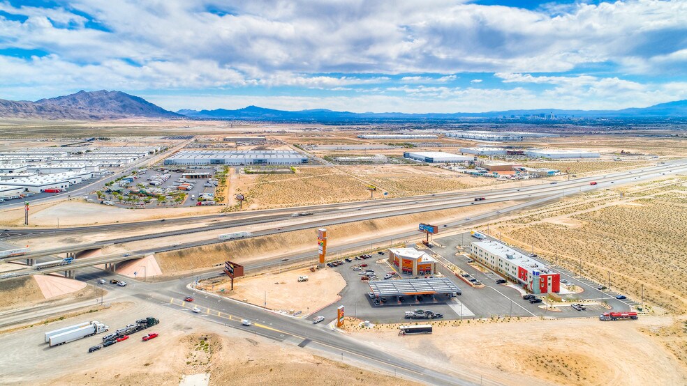 More Photos Of Speedway Boulevard, Las Vegas General Retail For Sale
