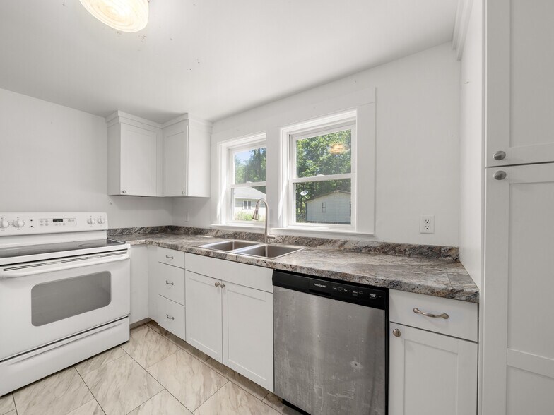 More Photos Of 3619 Asheville Hwy, Pisgah Forest Office Residential For Sale