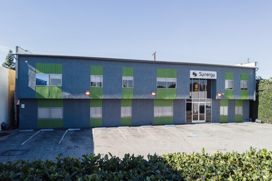 Primary Photo Of 7543 Woodley Ave, Van Nuys Office For Lease