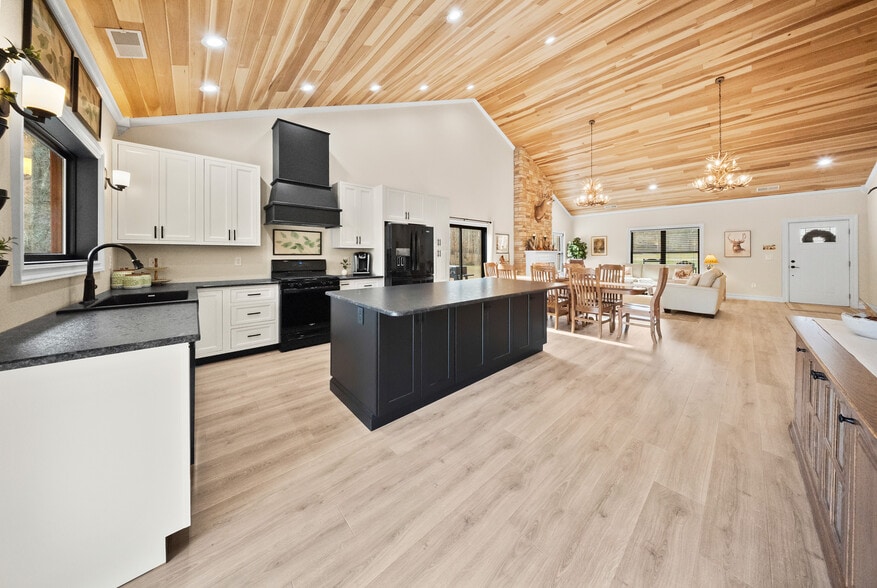 More Photos Of 325 Sinking Rd, Argillite Hospitality For Sale