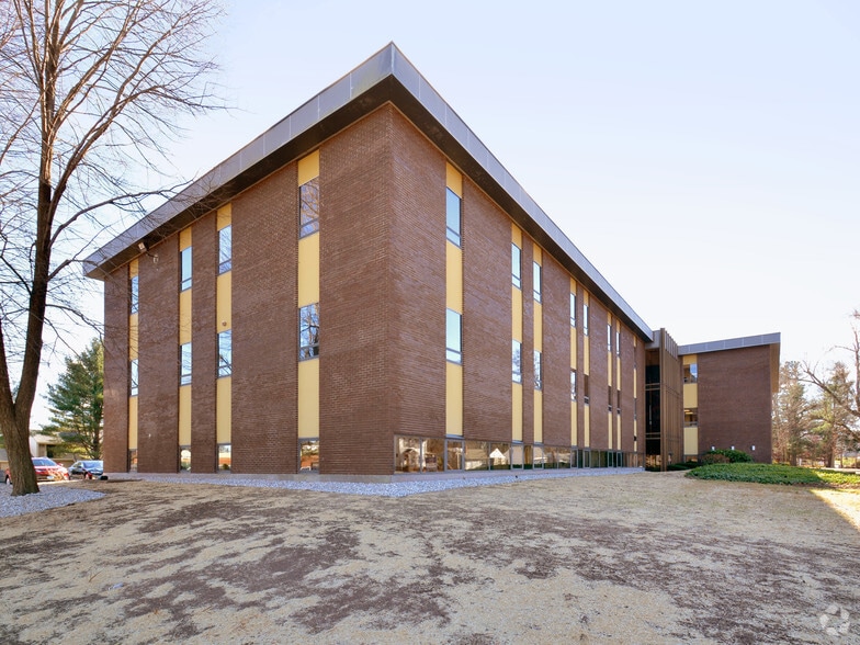 More Photos Of 34 Jerome Ave, Bloomfield Medical For Lease