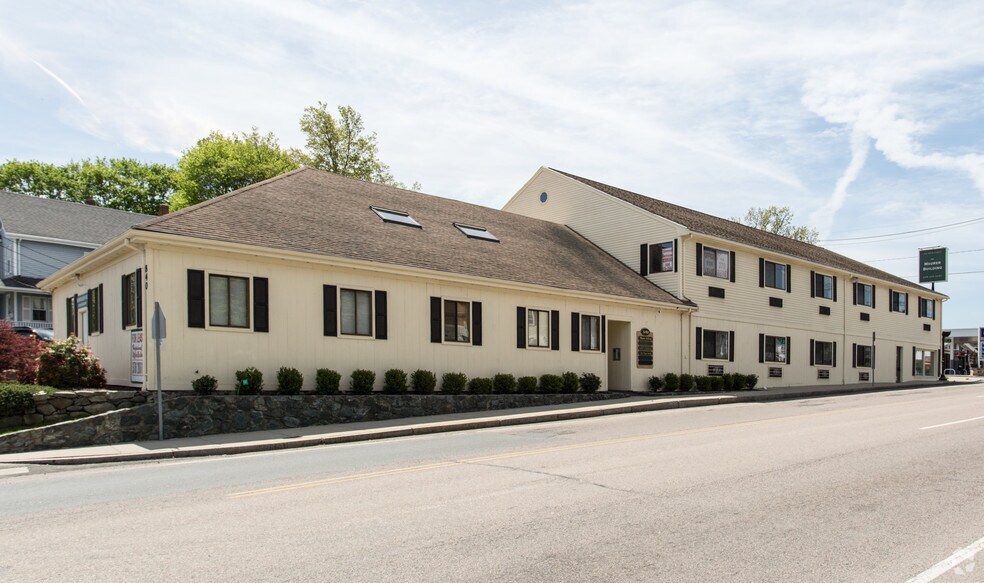 More Photos Of 840 Main St, Millis-Clicquot Office For Lease