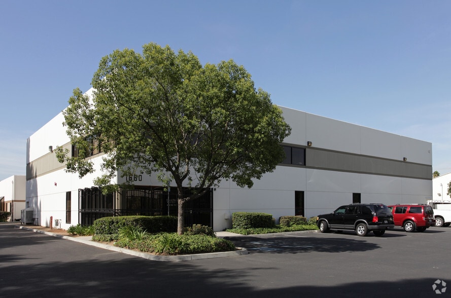Primary Photo Of 1660 Linden St, Riverside Warehouse For Lease