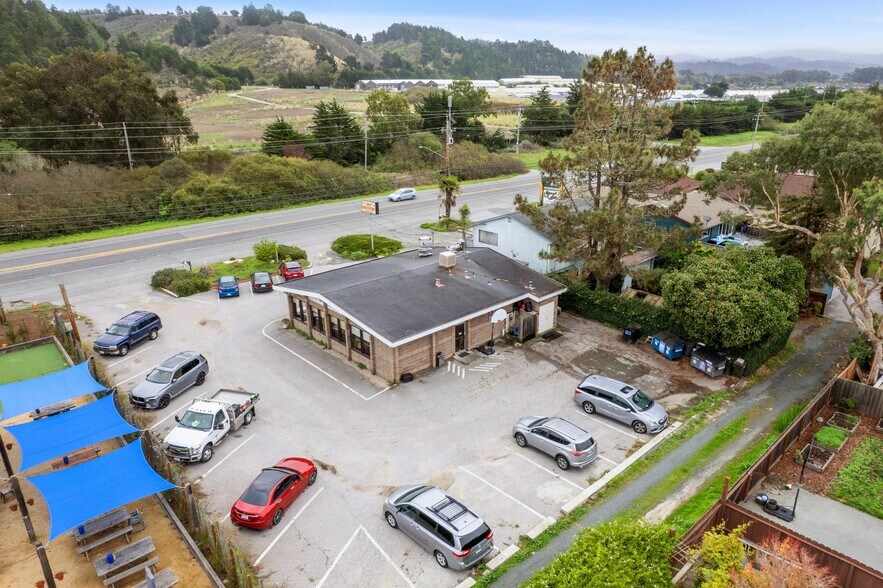 More Photos Of 3048 N Cabrillo Hwy, Half Moon Bay Restaurant For Sale
