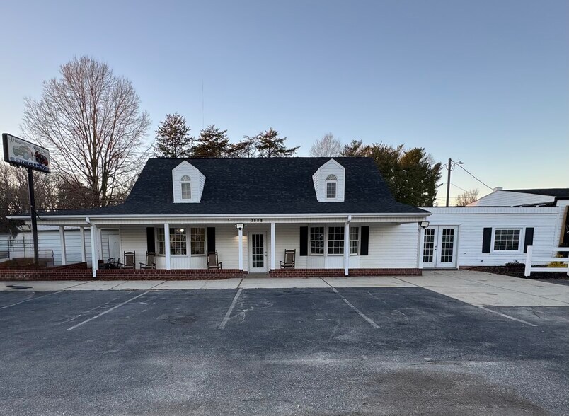 More Photos Of 7909-7911 NC Highway 68 N, Stokesdale Storefront Retail Office For Lease