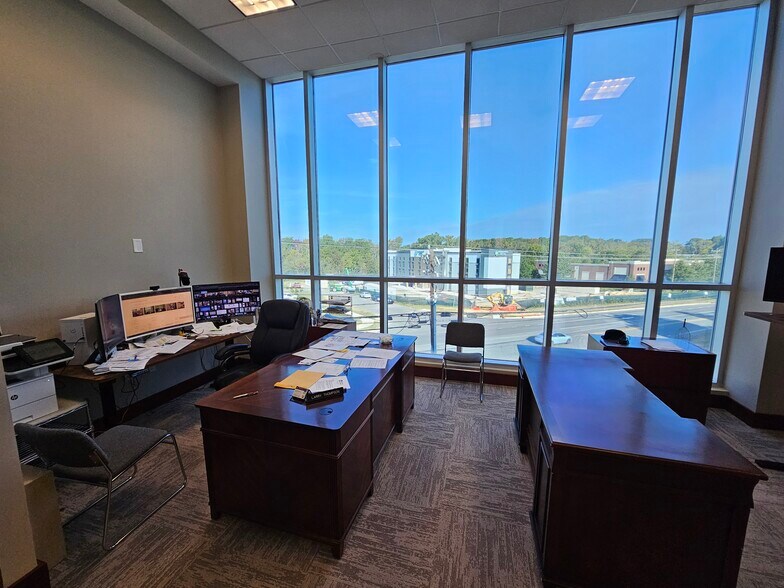 More Photos Of 10610 Metromont Pky, Charlotte Office For Lease