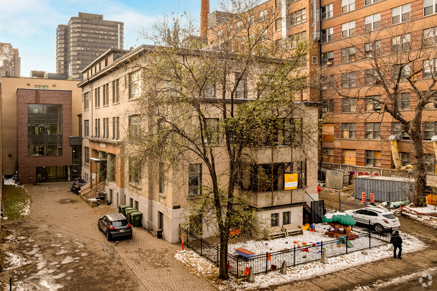 Primary Photo Of 3626 Rue Saint-Urbain, Montréal Loft Creative Space For Sale