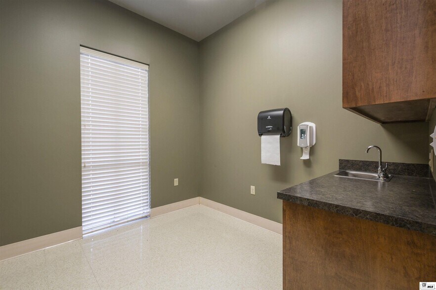 More Photos Of 3995 Sterlington Rd, Monroe Medical For Sale