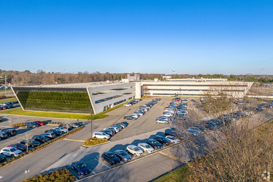 More Photos Of 2 Jericho Plz, Jericho Office For Lease