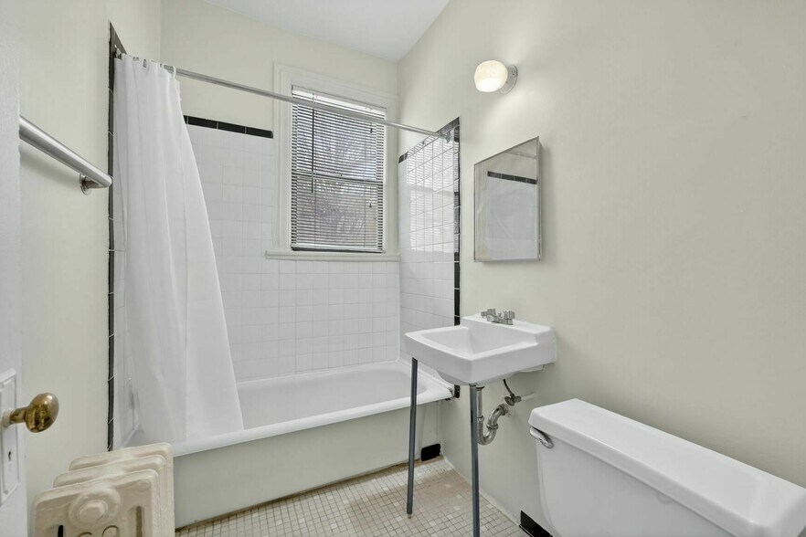 More Photos Of 5400 7th St NW, Washington Apartments For Sale