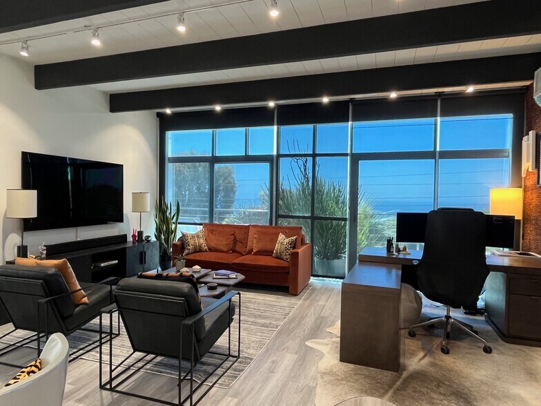 More Photos Of 24955 Pacific Coast Hwy, Malibu Loft Creative Space For Lease