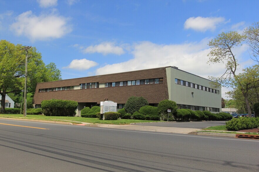 More Photos Of 2509 Park Ave, South Plainfield Office For Lease