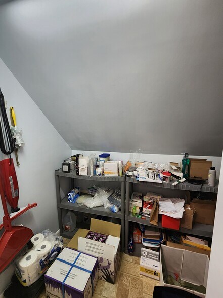 More Photos Of 32191 Nassau Rd, Lewes General Retail For Lease