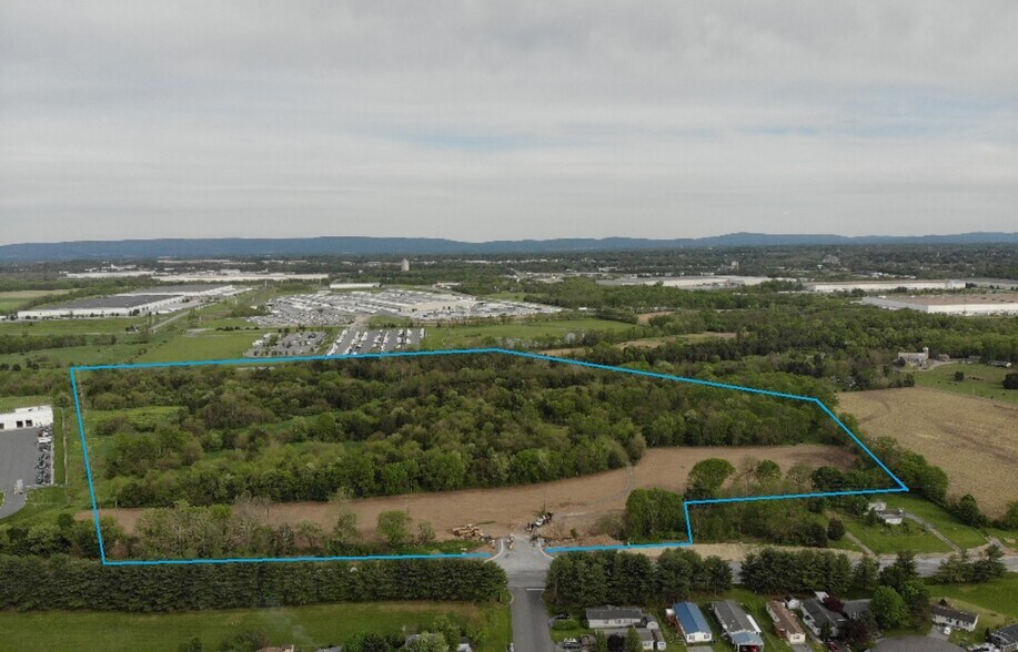 More Photos Of 11943 Greencastle Pike, Hagerstown Warehouse For Lease